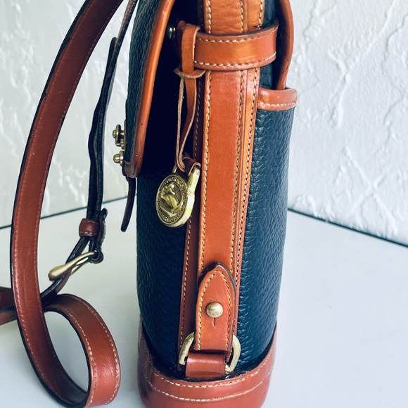 VINTAGE DOONEY & BOURKE CAVALRY SPECTATOR NAVY TAN ALW CROSSBODY - Picture 9 of 13